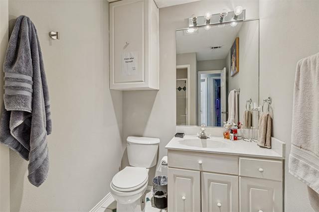 Building Photo - 3024 Encino Dr