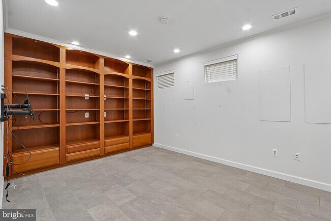 Building Photo - 519 Brummel Ct NW