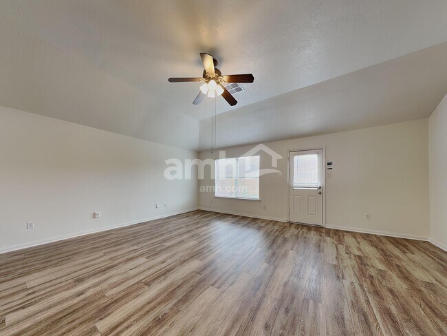 Building Photo - 2518 Halstead Dr