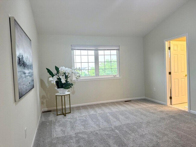 Building Photo - 2400 Rockport Ct