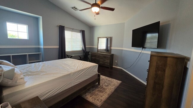 Building Photo - 2 story, 2 car garage, 5 bedroom, coveredpatio, All appliances. move in ready home with solar inc...