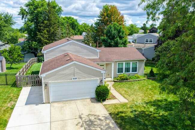 Building Photo - 2122 Kensington Dr
