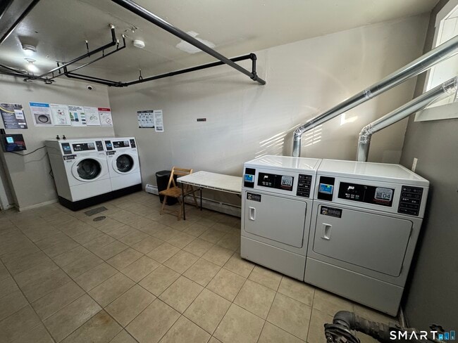 Building Photo - 958 Wethersfield Ave