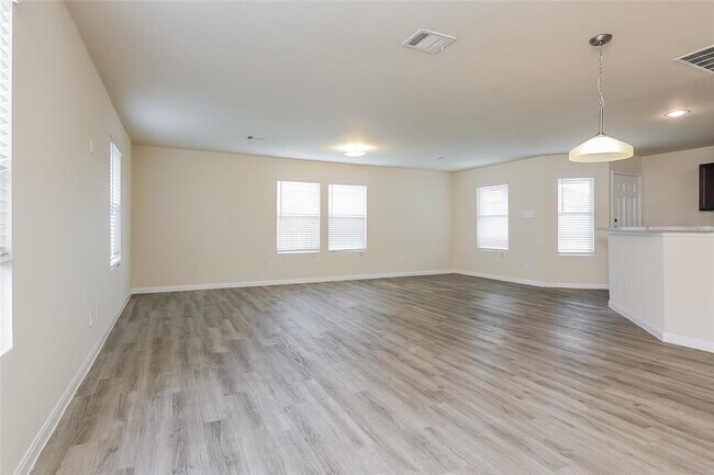 Building Photo - 4147 Silver Ranch Rd