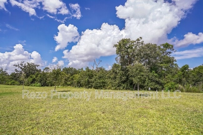 Building Photo - 2132 Live Oak Lake Rd