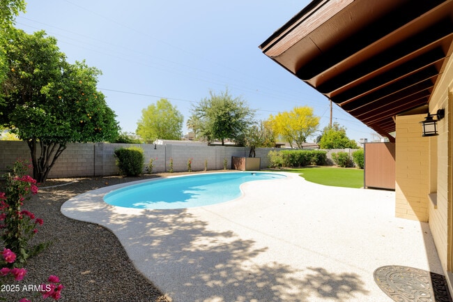 Building Photo - 8643 E Palo Verde Dr