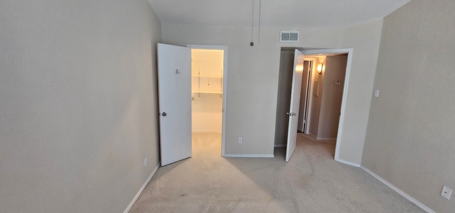 Building Photo - 3101 Townbluff Dr