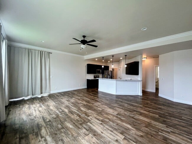 Building Photo - 929 Applewood Dr