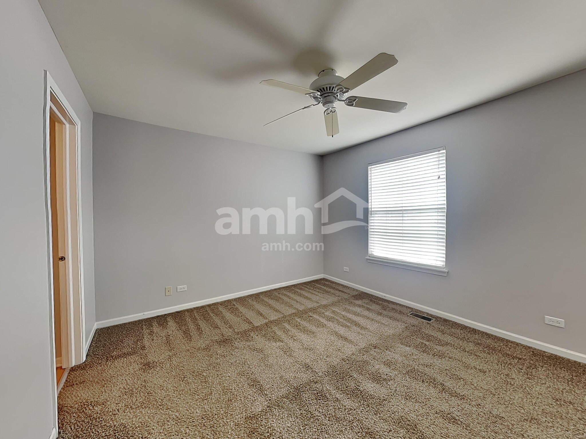 Building Photo - 2409 Courtyard Cir