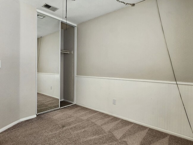Building Photo - Corner Lot, 3BD, 2.5BA Home in Lake Elsinore