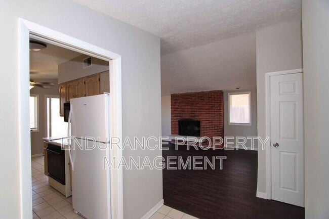 Building Photo - 3130 Balsamridge Dr