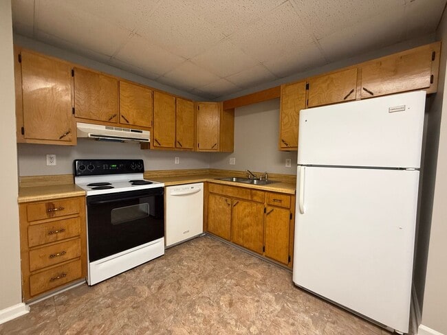 Building Photo - 270 Bailey St