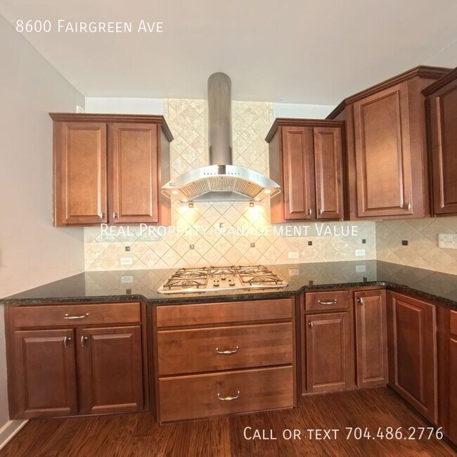 Building Photo - 8600 Fairgreen Avenue