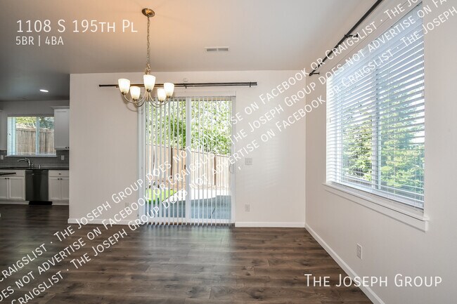 Building Photo - 1108 S 195th Pl