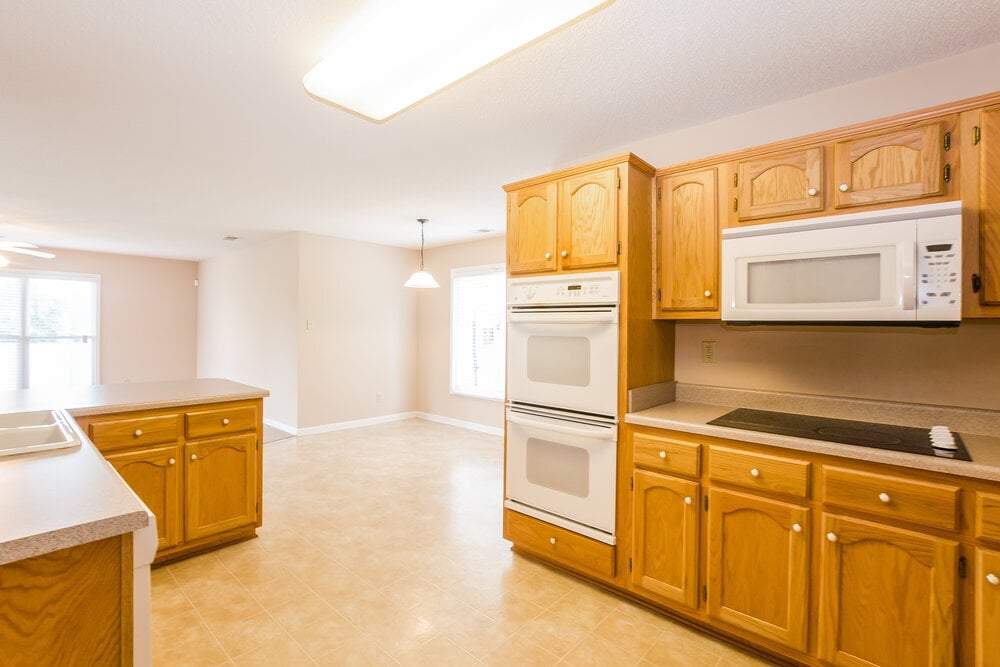 Building Photo - 10198 Woodland Hills Dr
