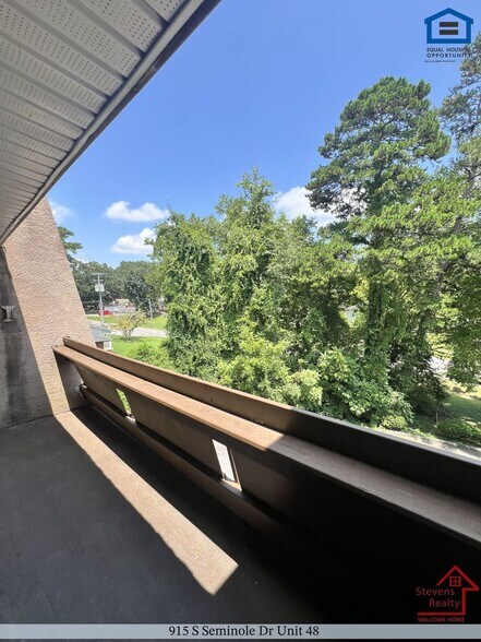 Building Photo - 915 S Seminole Dr