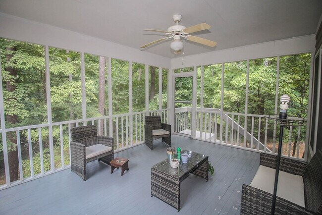 Building Photo - 4265 Deerwood Ln