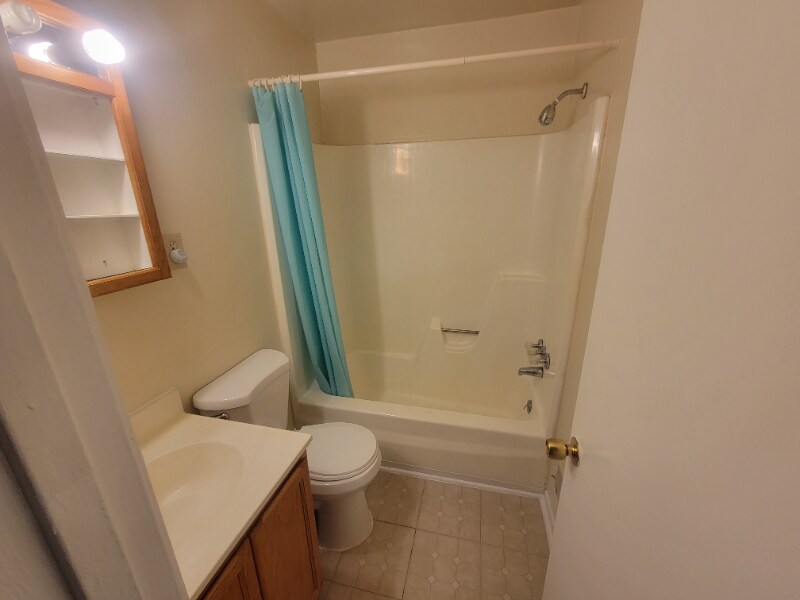 Building Photo - 3313 Barcroft Dr