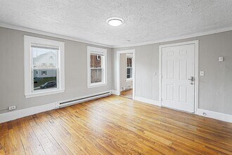 Building Photo - 250 Pleasant St