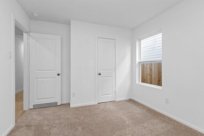 Building Photo - 3038 Mallorca Dr