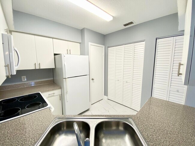 Building Photo - 815 Boynton Beach Blvd