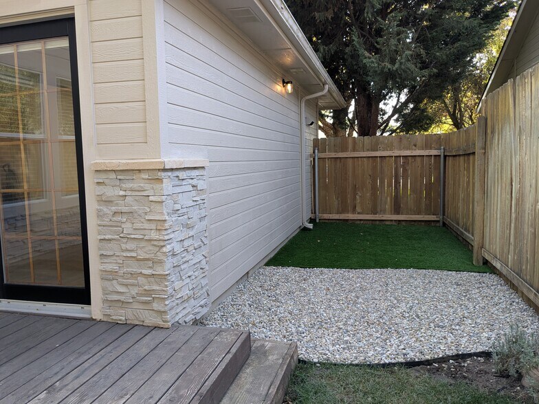 Building Photo - 17016 N Tanner Pl