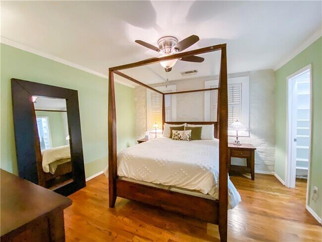 Building Photo - 1026 St Charles Ave NE