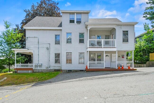 Building Photo - 198-200-200 Blossom St