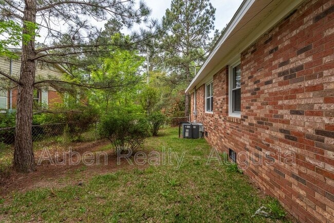 Building Photo - 2416 Barton Chapel Rd