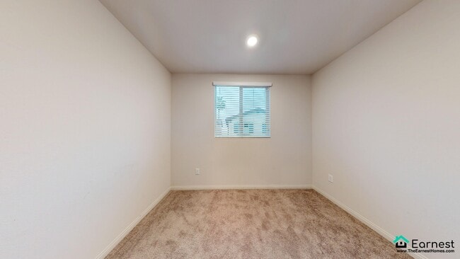 Building Photo - 3 + 2.5 Spacious & Stylish Home in Van Nuy...