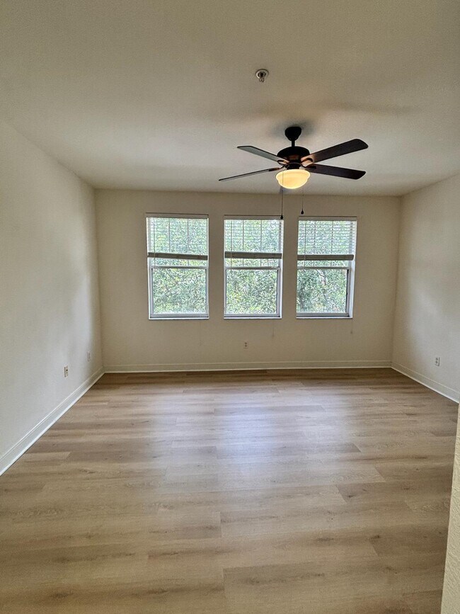 Building Photo - 767 Millbrae Ct