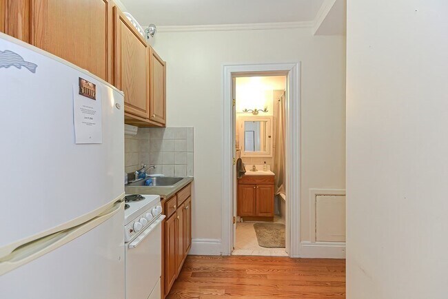 Building Photo - 21 Beacon St