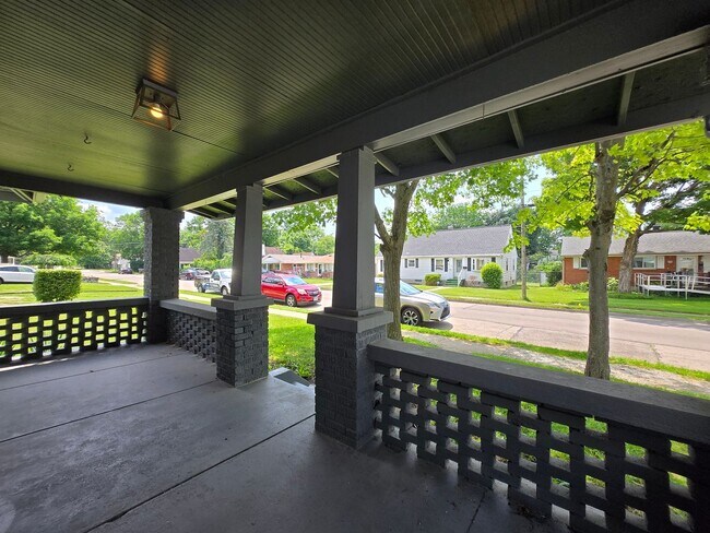 Building Photo - 2832 Rushland Dr