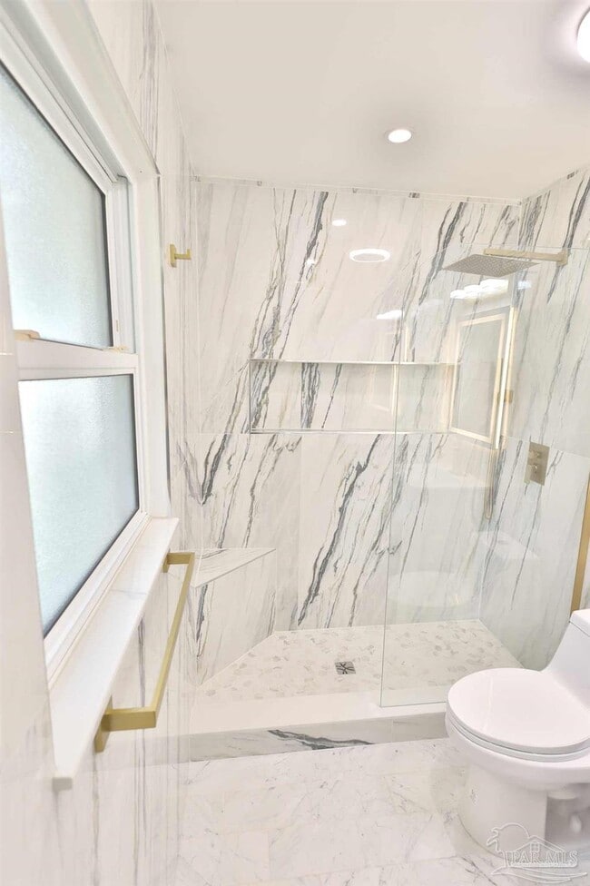 Building Photo - 3795 Summer Dr