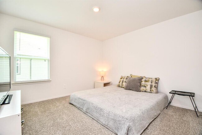 Building Photo - 3008 Bur Lndg Ln