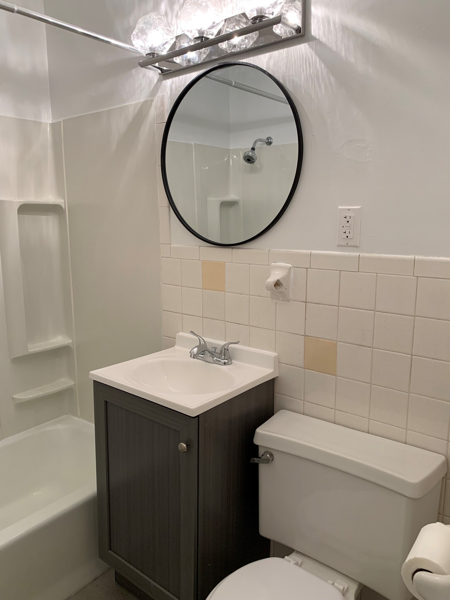 Bathroom - 2209 Philo Rd