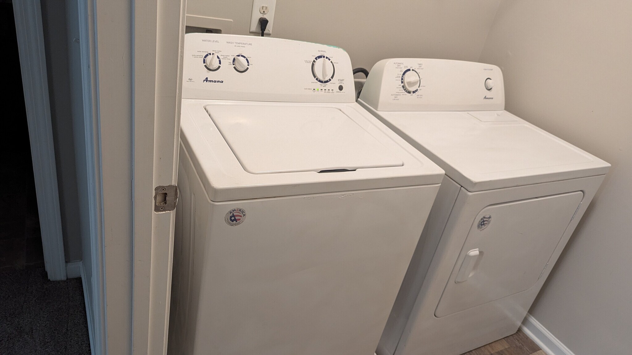 Building Photo - Room in Townhome on Estes Dr