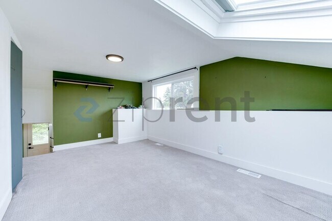 Building Photo - 511 SW 120th St
