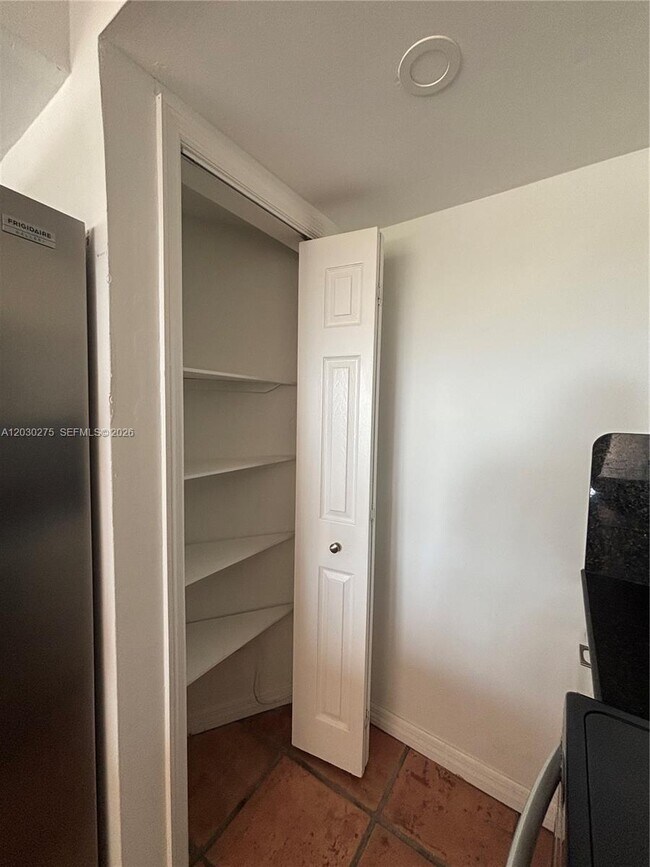 Building Photo - 555 Crandon Blvd