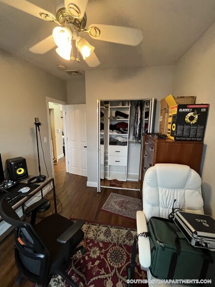 Building Photo - 34 Baxter St