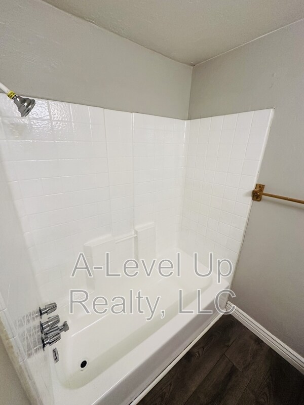 Building Photo - 3909 S 14th Ave