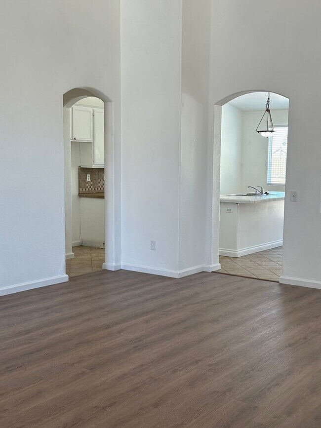 Building Photo - Spacious 4-Bedroom Home with Office, 3 Full Baths, and Modern Amenities