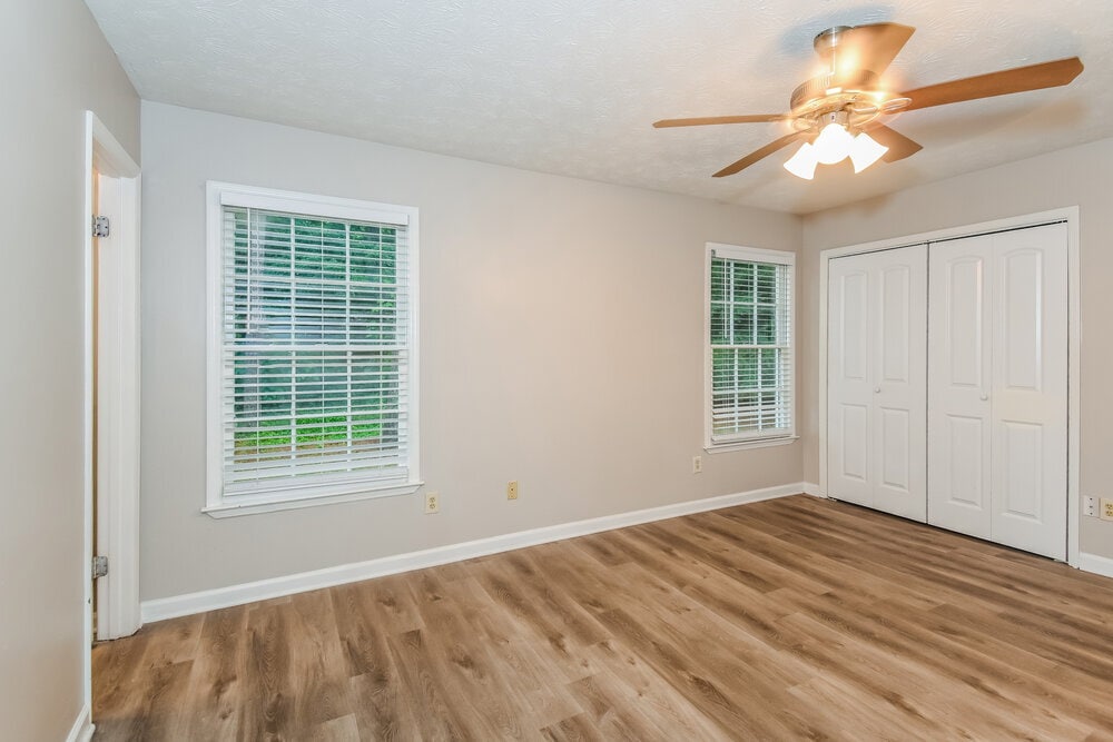 Building Photo - 1111 Realm Ln