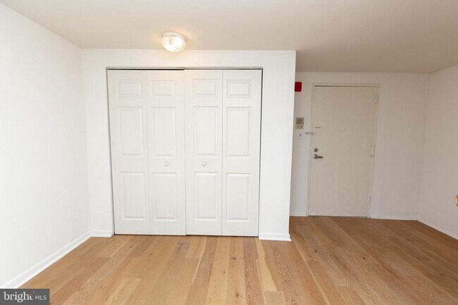 Building Photo - 2311 Spruce St