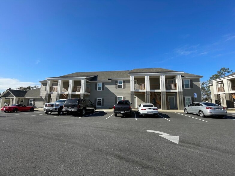 Building Photo - Springhill Apartments