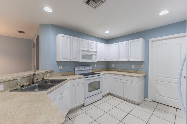 Building Photo - 3108 58th St W