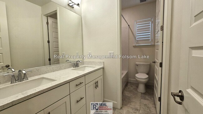 Building Photo - Upgraded 4 Bed + Loft | Solar | EV Charger | Outdoor Living | Folsom