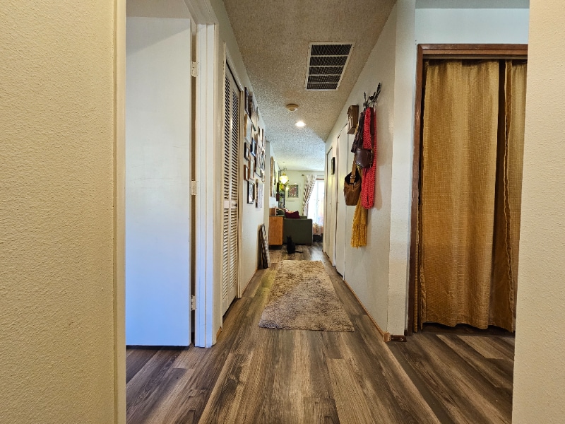 Building Photo - 2931 SE Bluebird Dr