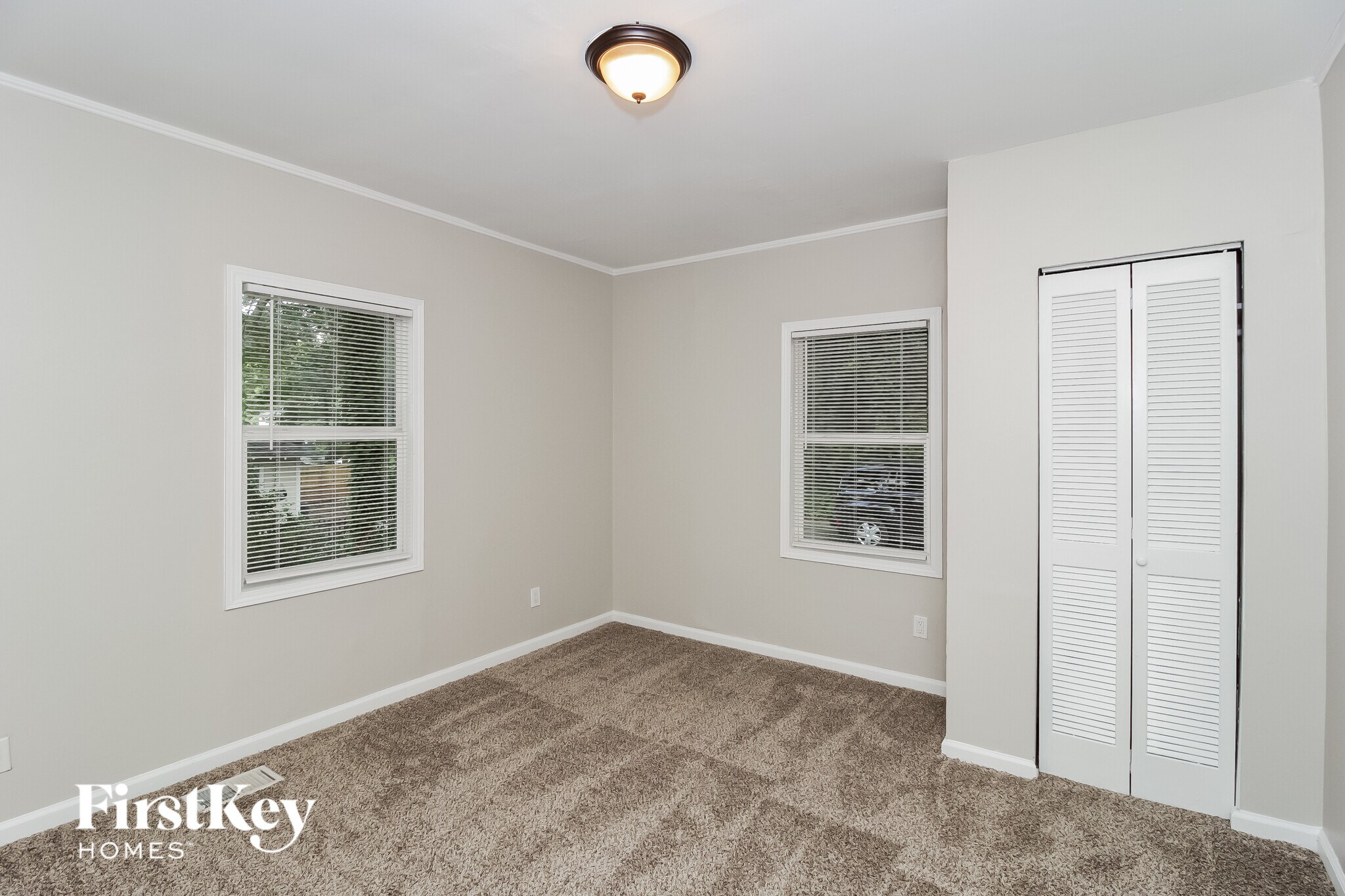 Building Photo - 476 Rigby St NE