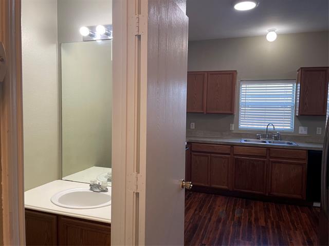 Building Photo - 817 Greene Way